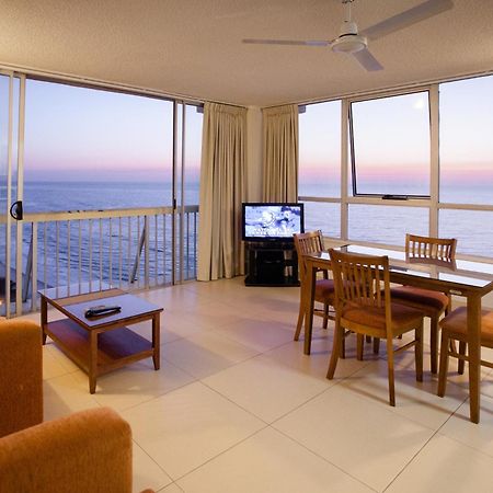 Chateau Beachside Resort Gold Coast Room photo