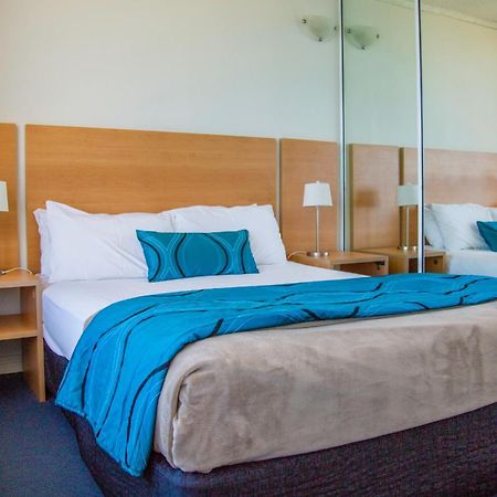 Chateau Beachside Resort Gold Coast Room photo