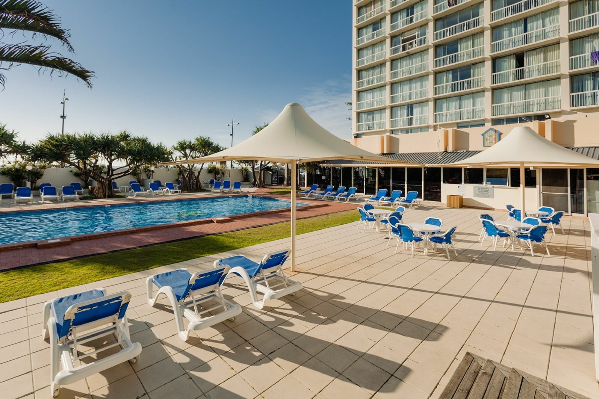 Chateau Beachside Resort Gold Coast Exterior photo