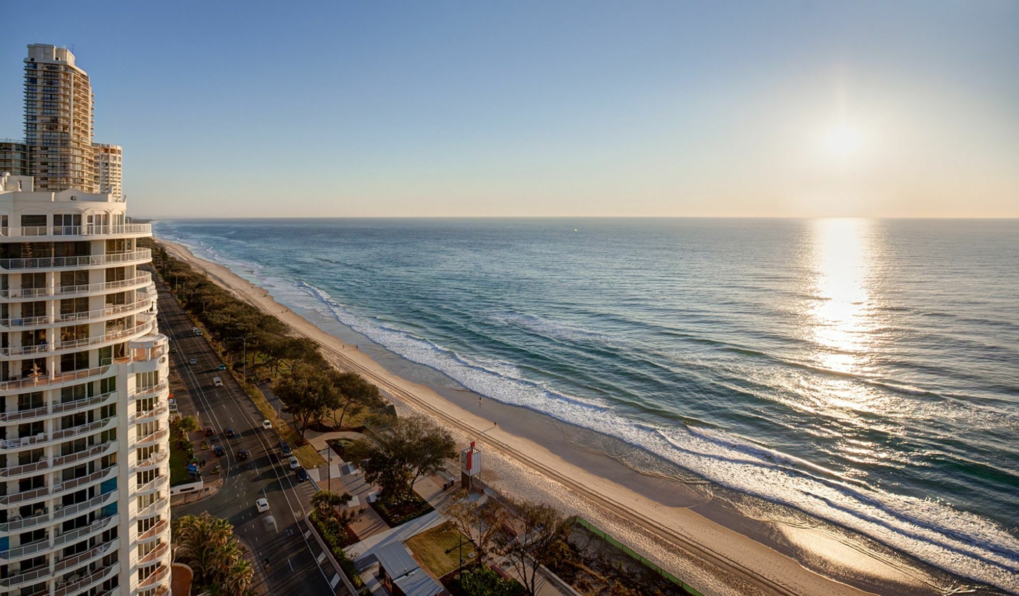 Chateau Beachside Resort Gold Coast Exterior photo